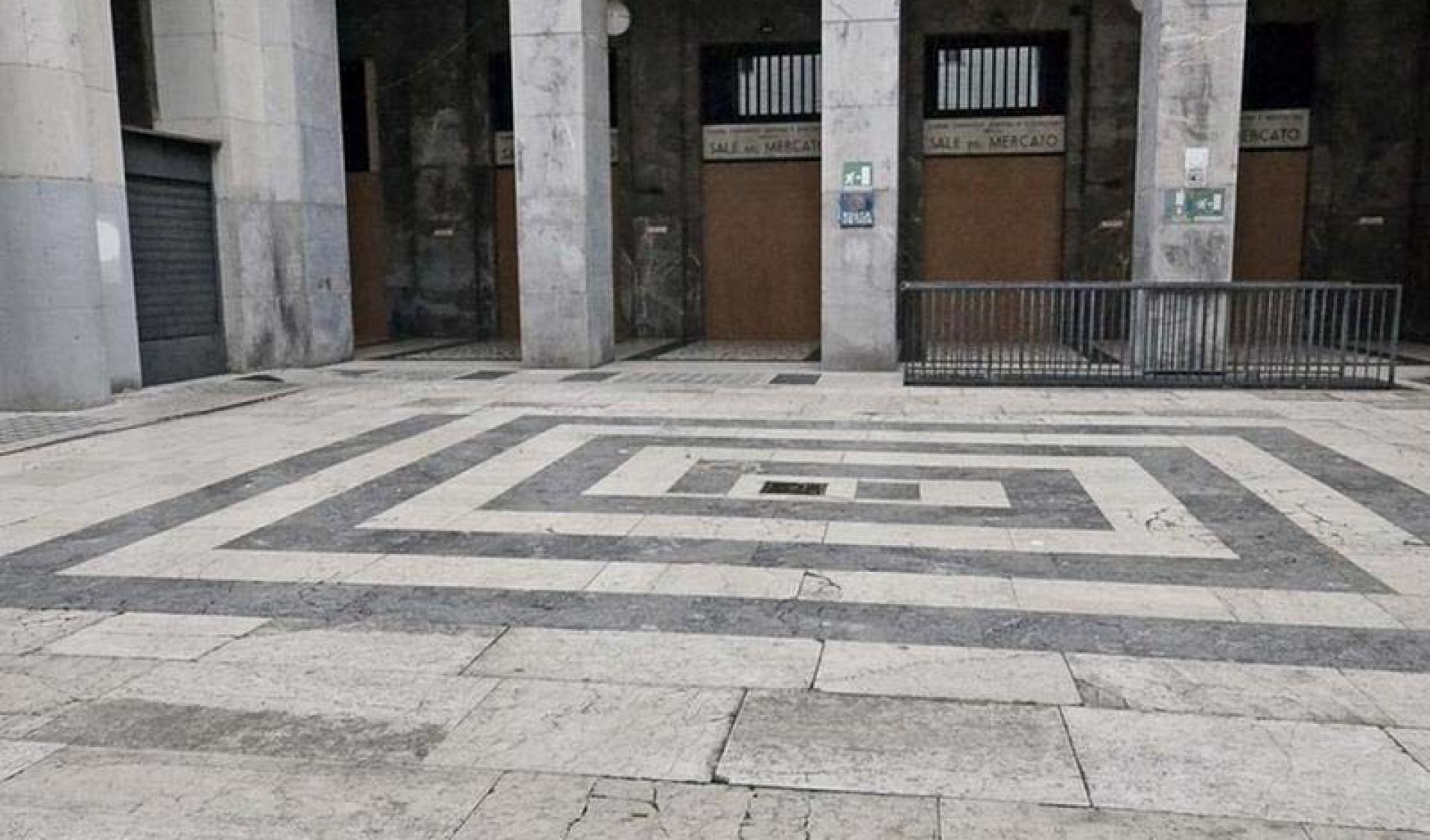 Restauro pavimentazione piazza quadriportico Brescia