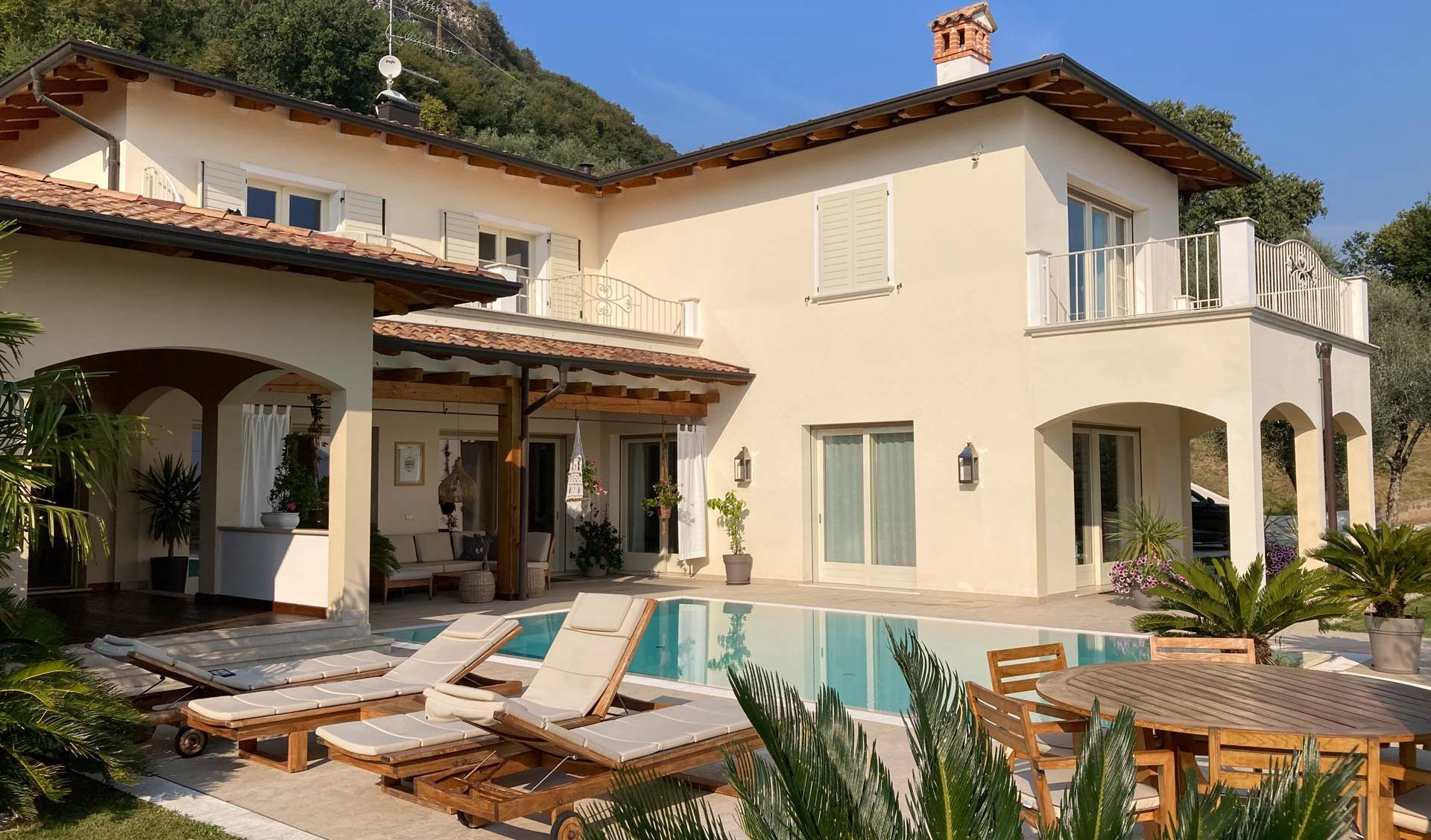 Single villa in Gardone Riviera